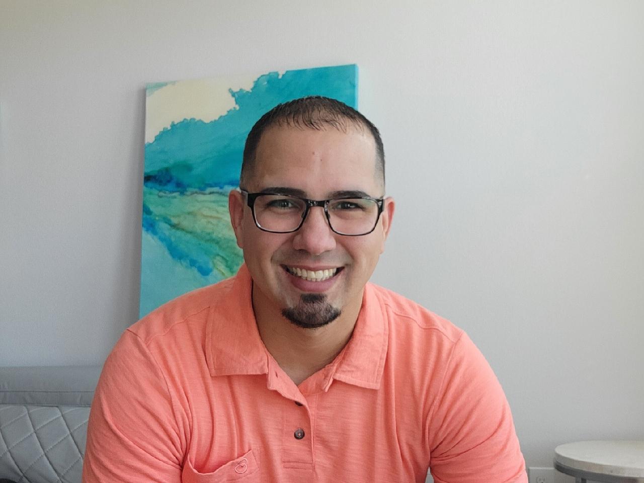 Manuel Lebron-Roman SE HABLA ESPAÑOL